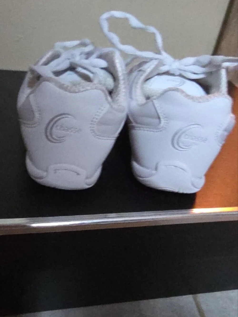 Chassé Kids White Lace-Up Sneakers - Youth Active